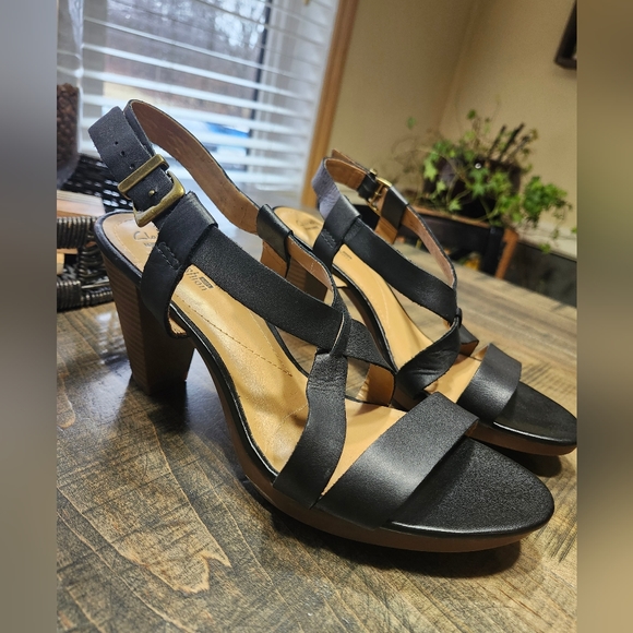 Womens Clarks Comfort Stacked / Leather Look Black Strappy Heeled Sandals 10(11) - Picture 5 of 8